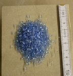 Glaskies Hellblau als dekorativer Zuschlagstoff